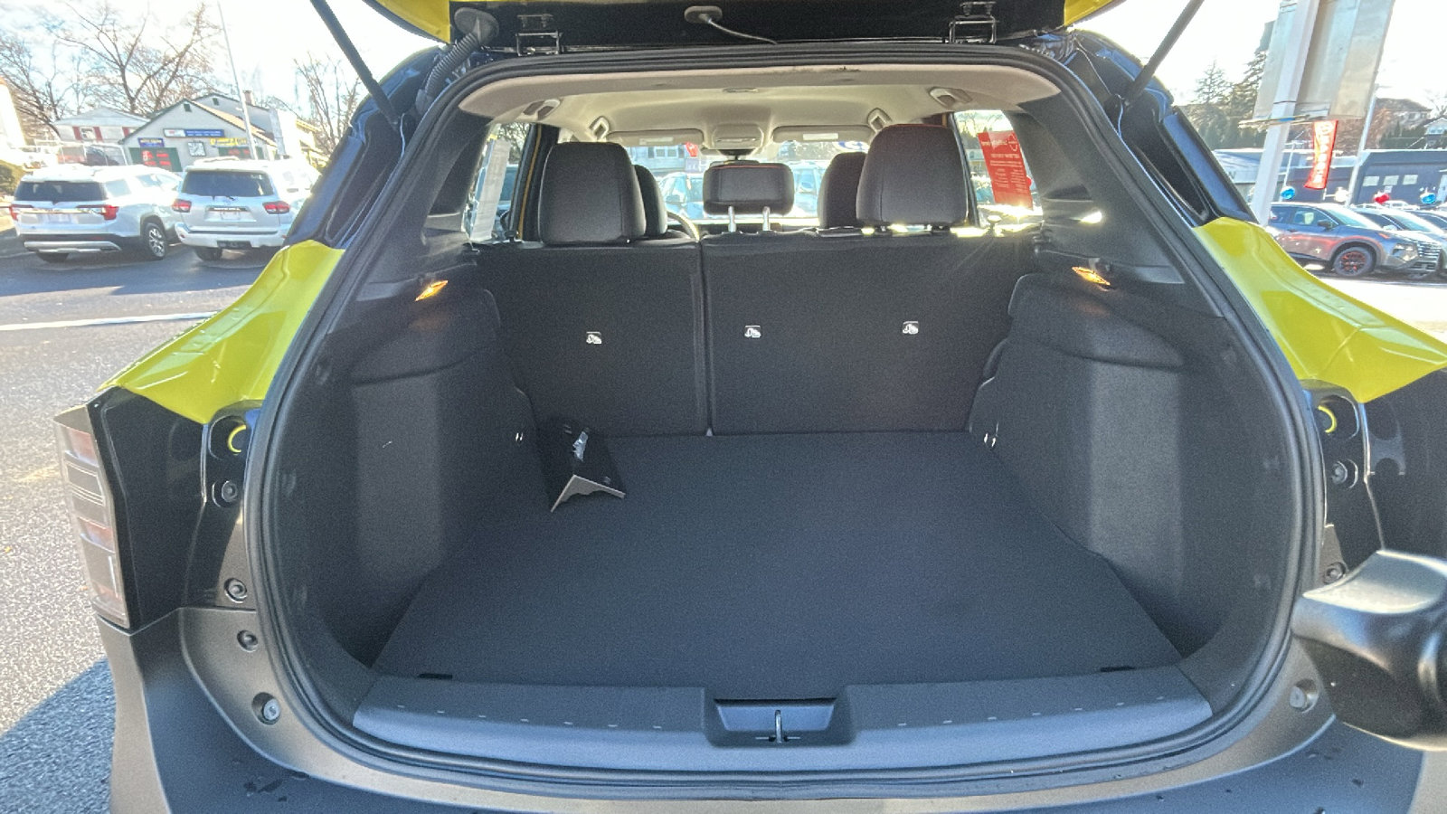 Certified 2025 Nissan Kicks SR image 10