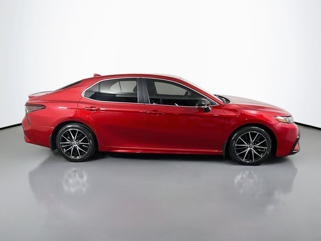Used 2023 Toyota Camry SE FWD image 4