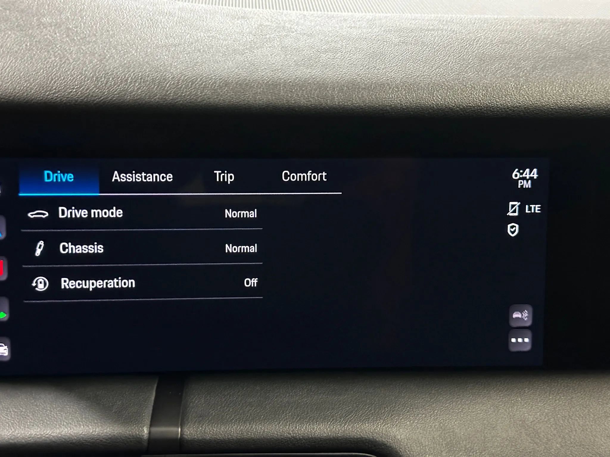 Used 2022 Porsche Taycan image 39