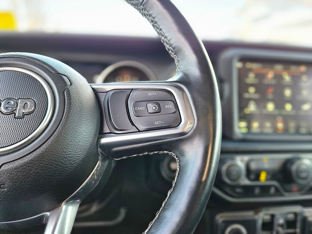 Used 2022 Jeep Wrangler Unlimited Sahara w/ Dual Top Group image 24