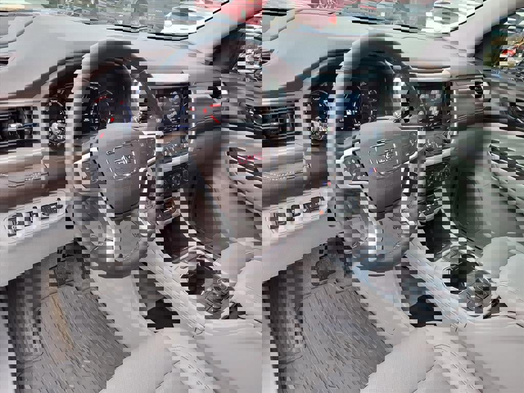 Used 2023 GMC Acadia SLT w/ Technology Package image 14