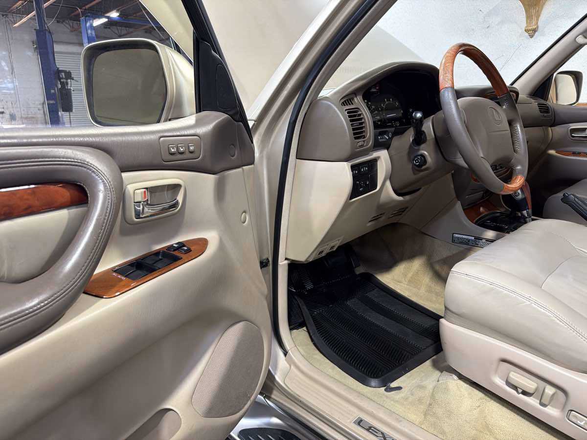Used 2000 Lexus LX 470 4WD image 15