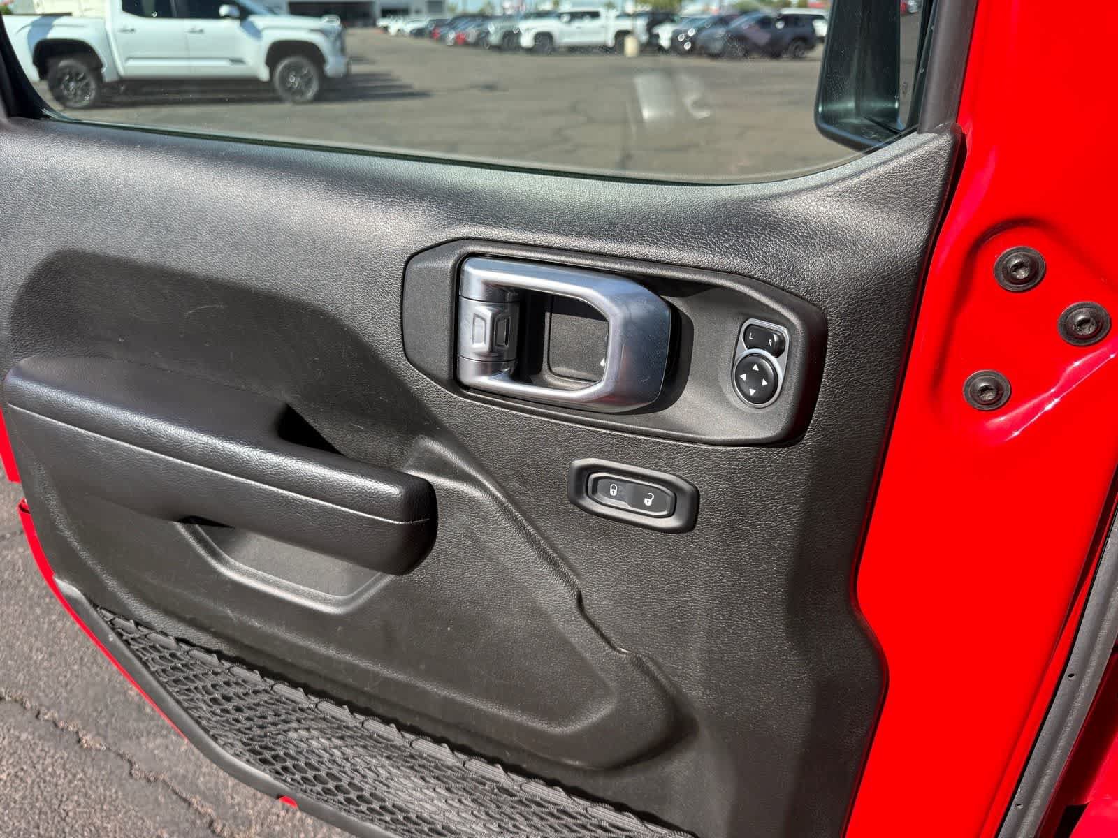 Used 2024 Jeep Wrangler Unlimited Rubicon AWD/4WD image 14
