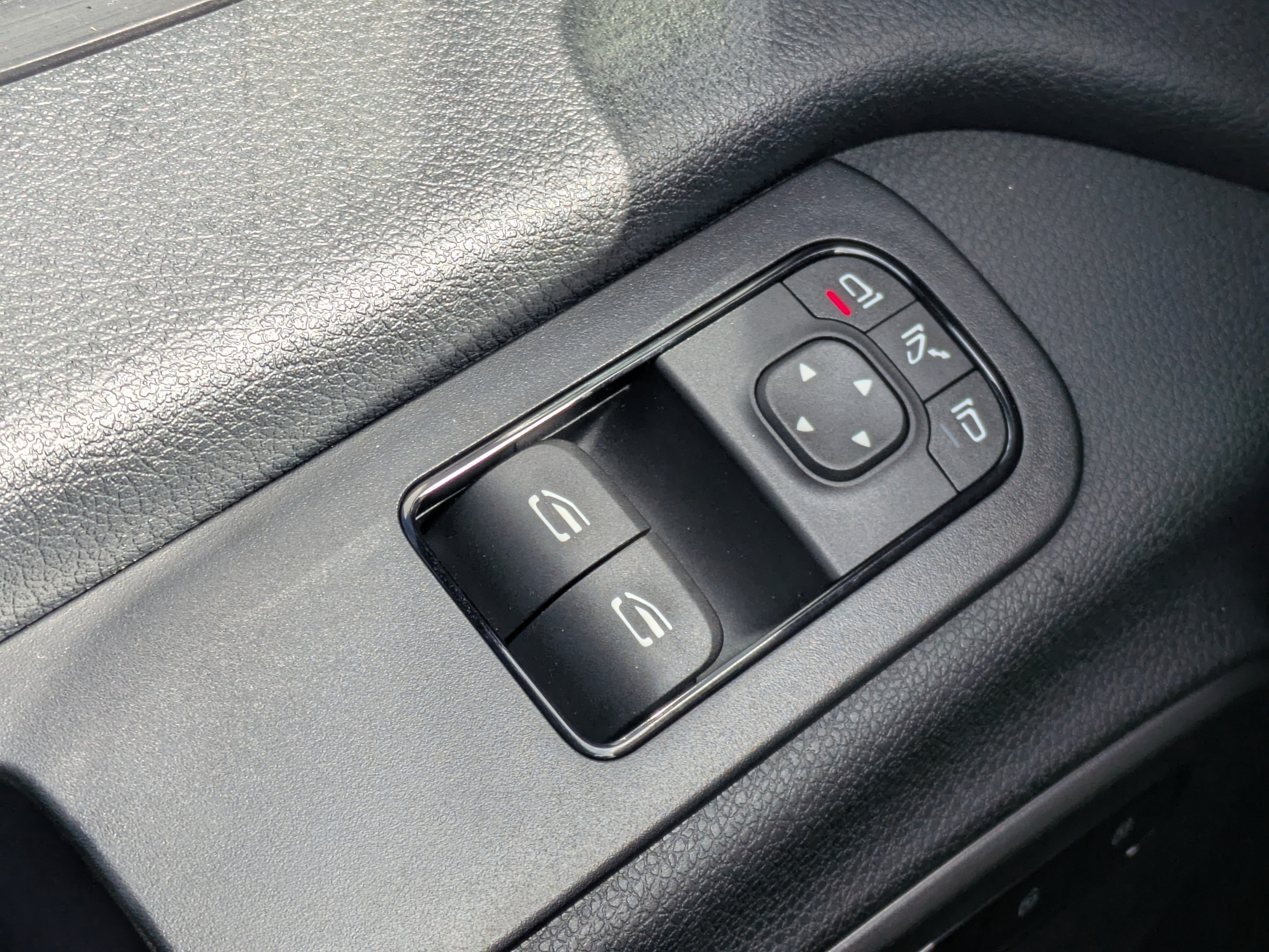 Used 2024 Mercedes-Benz Sprinter 2500 image 21