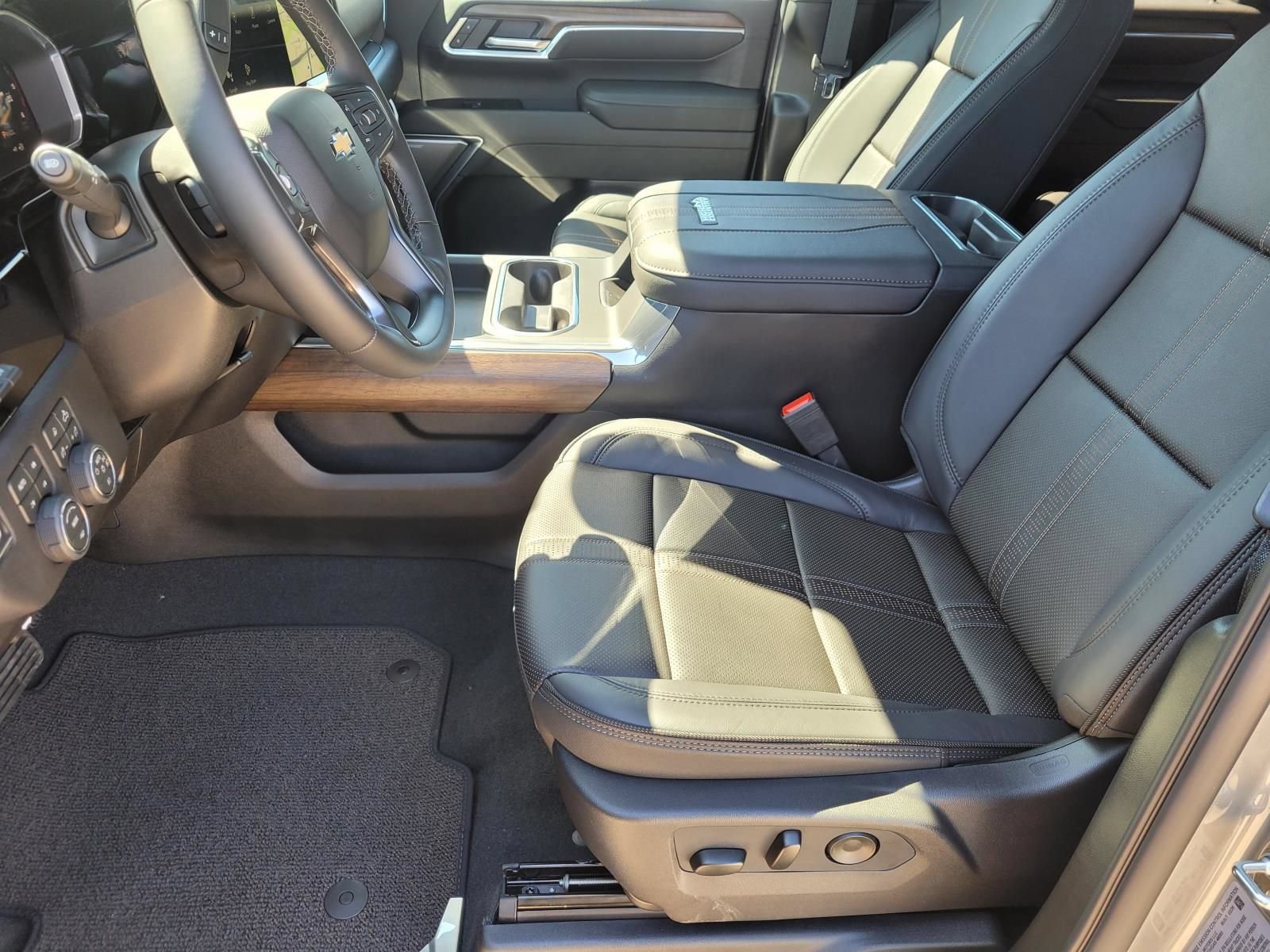 New 2026 Chevrolet Silverado 2500 High Country w/ High Country Premium Package AWD/4WD image 15