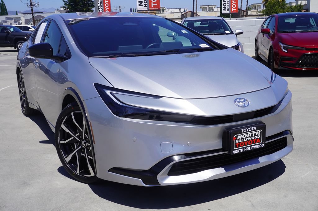 Used 2023 Toyota Prius Prime FWD image 2