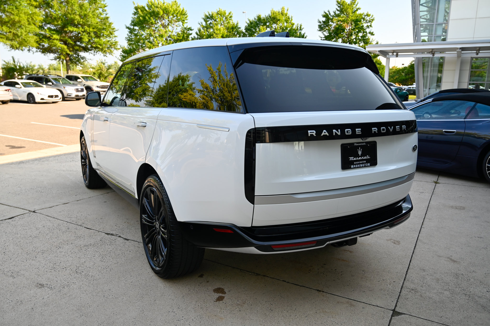 Used 2023 Land Rover Range Rover Long Wheelbase Autobiography AWD/4WD image 7