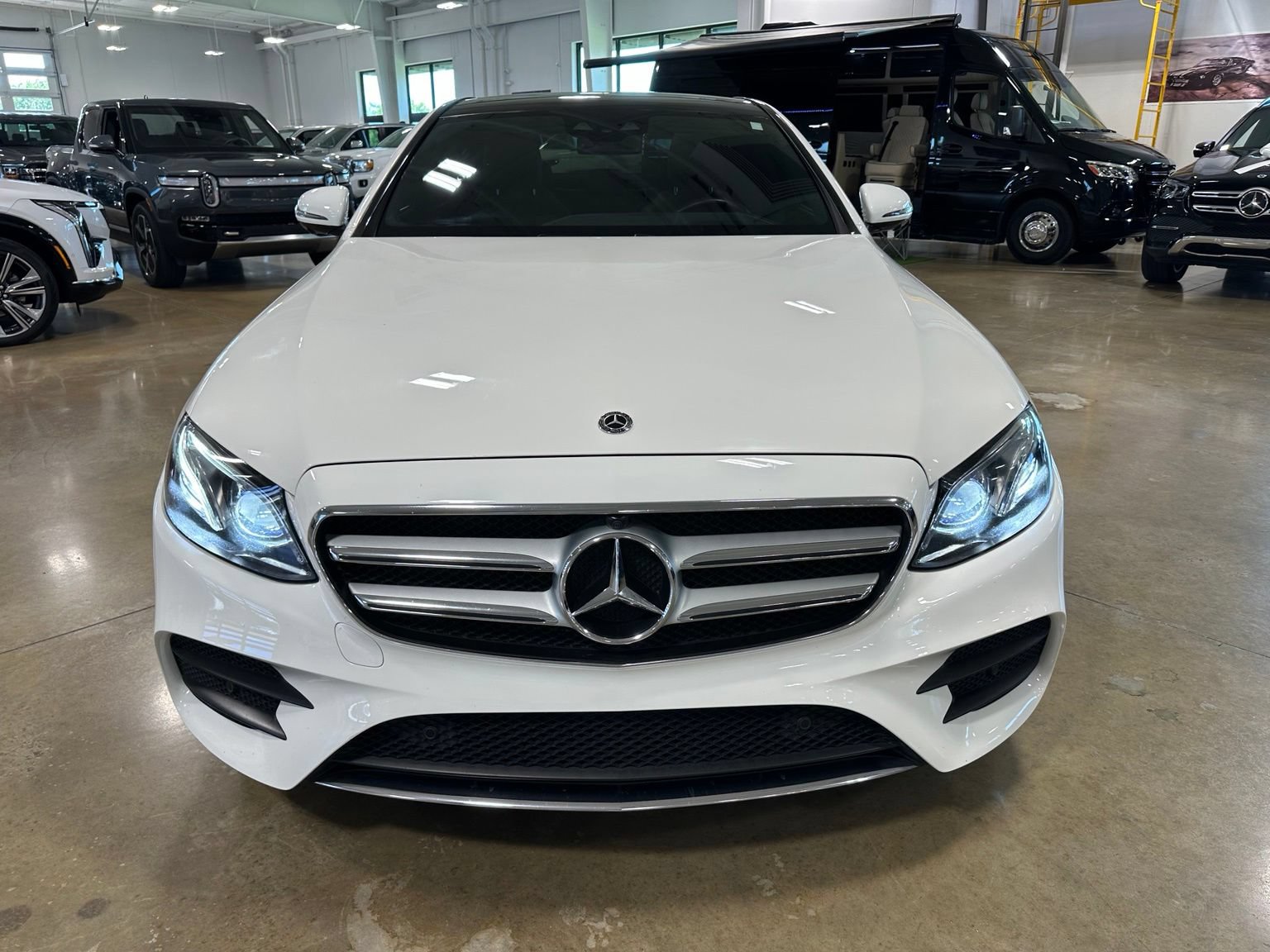Used 2019 Mercedes-Benz E 300 image 2