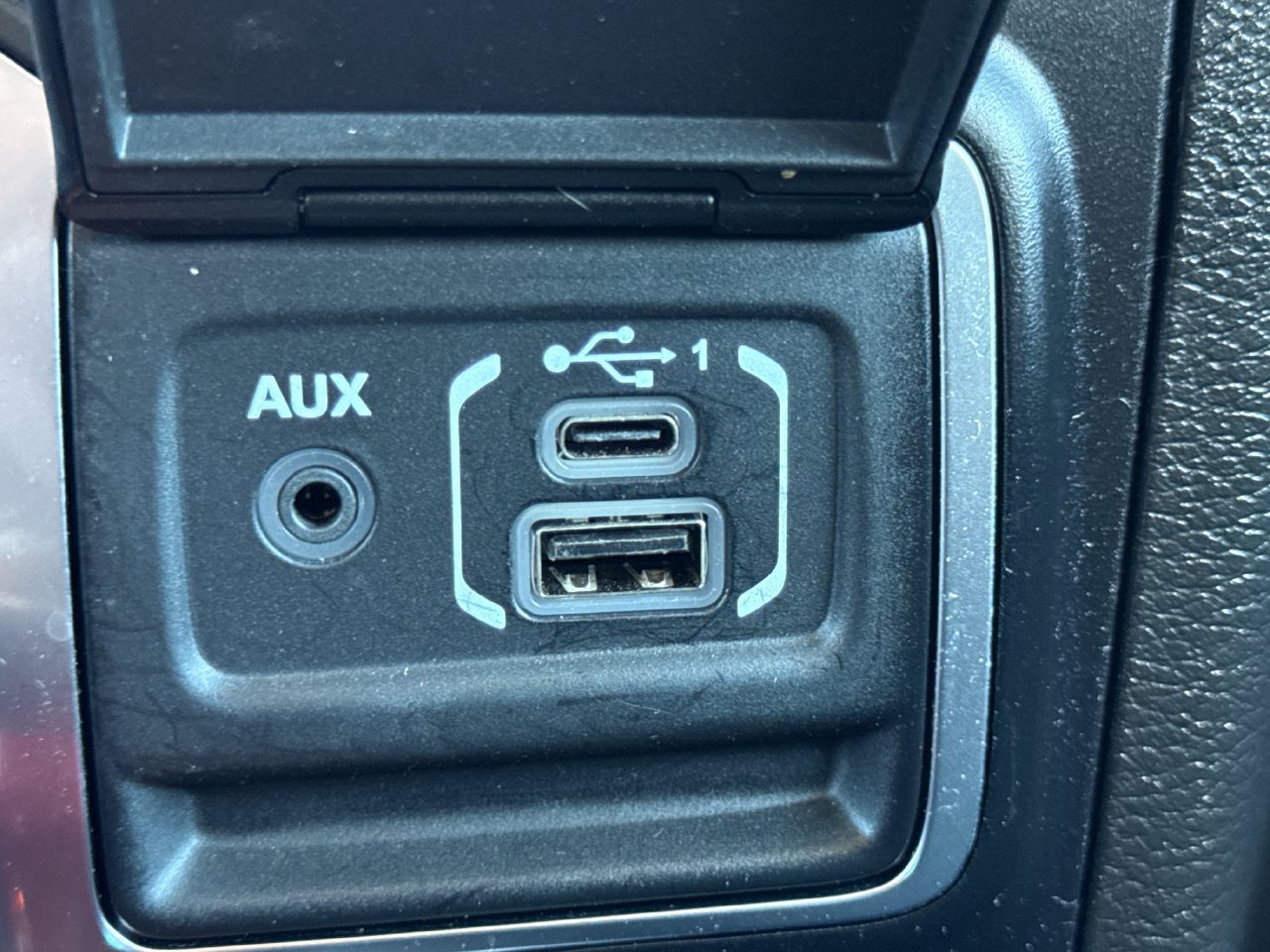 Used 2021 Jeep Wrangler Unlimited Sahara w/ Uconnect 4C Nav & Sound Group AWD/4WD image 23