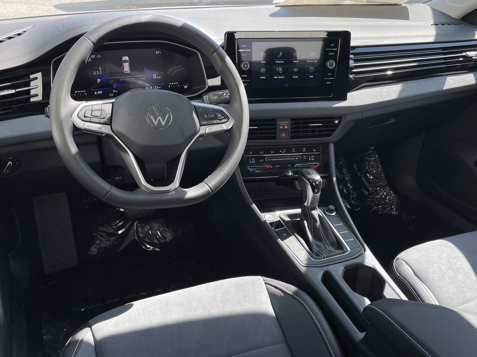 New 2027 Volkswagen Jetta SE FWD image 5