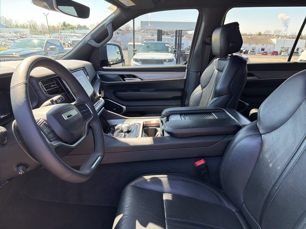 Certified 2024 Jeep Wagoneer Series II AWD/4WD image 7