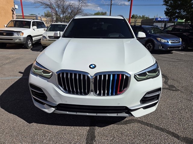 Used 2022 BMW X5 xDrive40i w/ Premium Package image 4