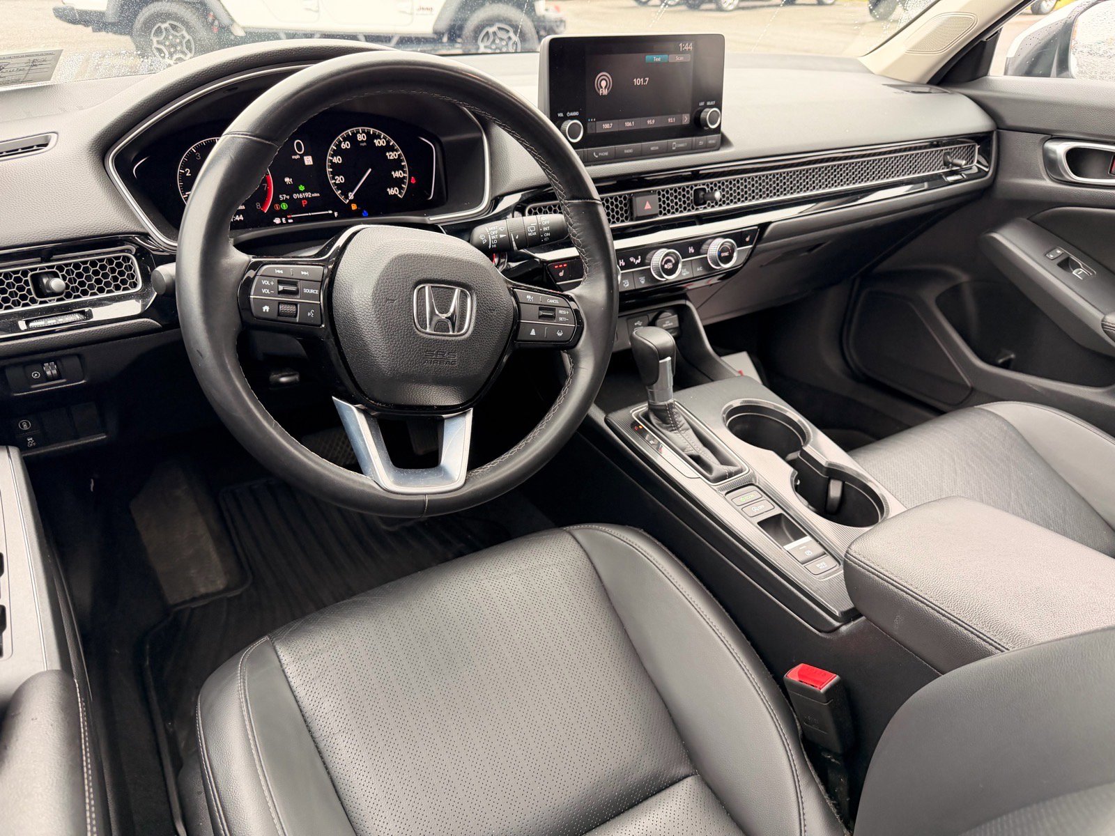 Used 2024 Honda Civic EX-L image 10
