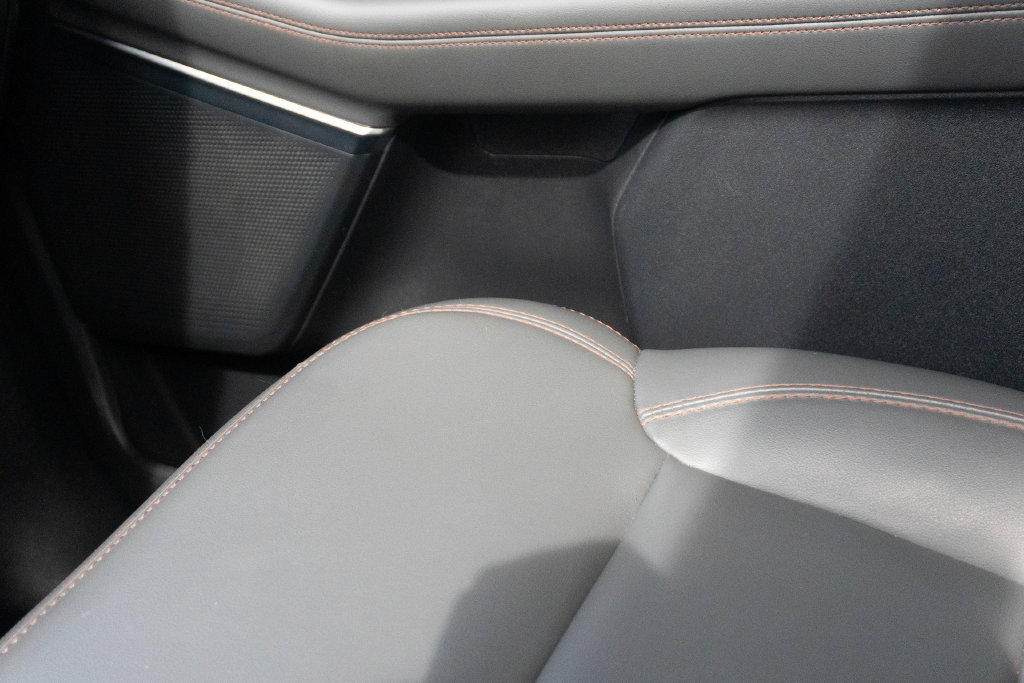 Used 2025 Ford Expedition Active RWD image 40