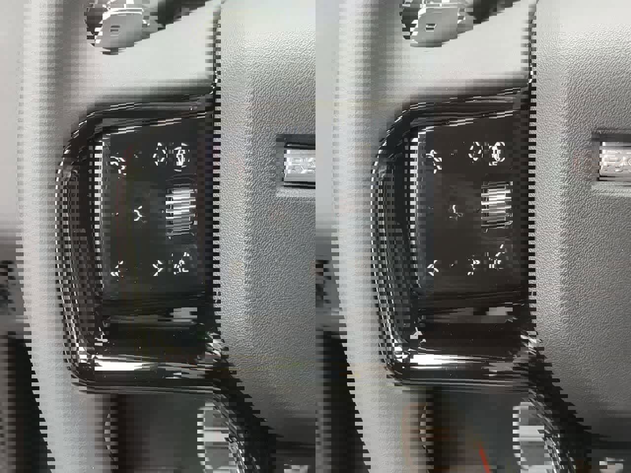 New 2026 Land Rover Range Rover Evoque Dynamic SE image 22