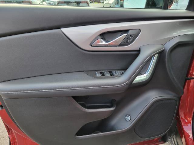 Used 2024 Chevrolet Blazer LT w/ Midnight/Sport Edition FWD image 6