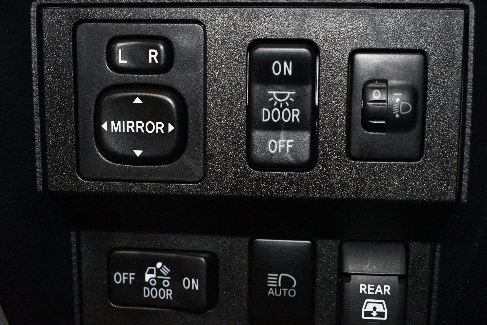 Used 2019 Toyota Tundra SR5 w/ SR5 Upgrade Package AWD/4WD image 41
