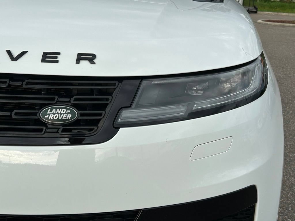 Used 2025 Land Rover Range Rover Sport SE AWD/4WD image 38