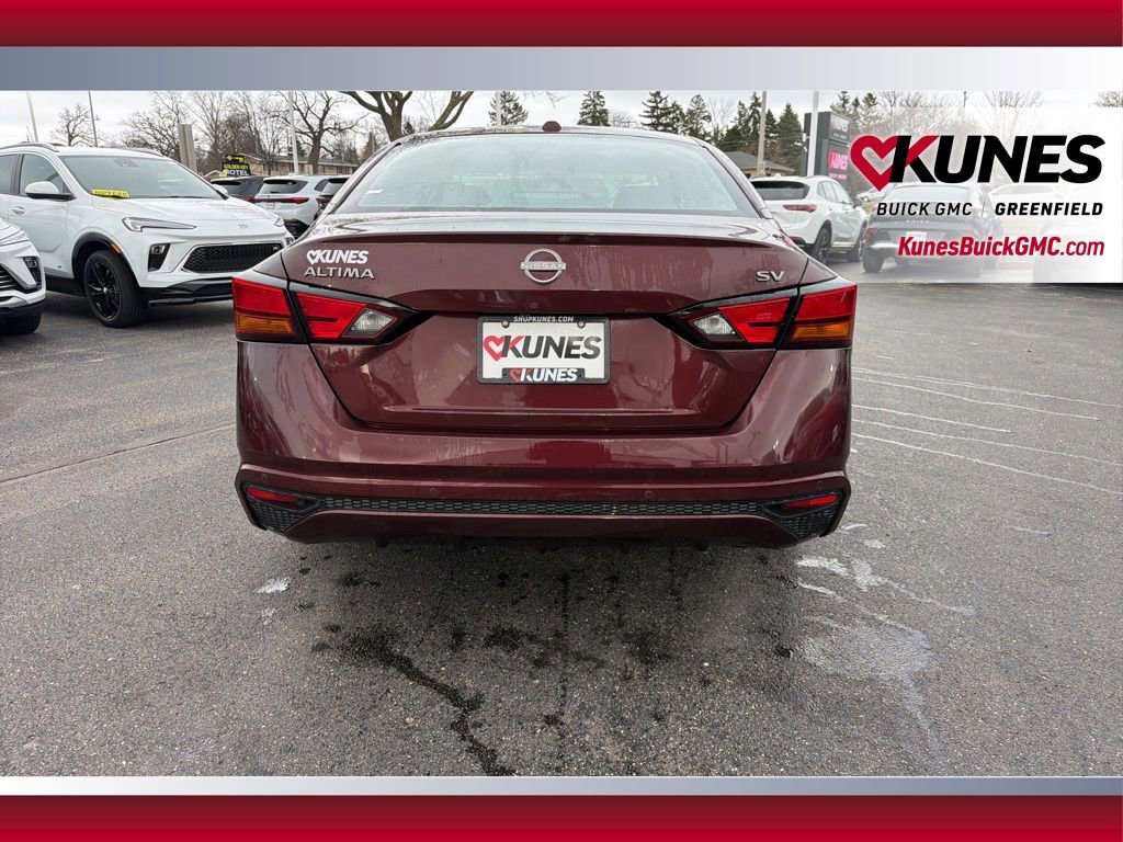 Used 2024 Nissan Altima 2.5 SV FWD image 7