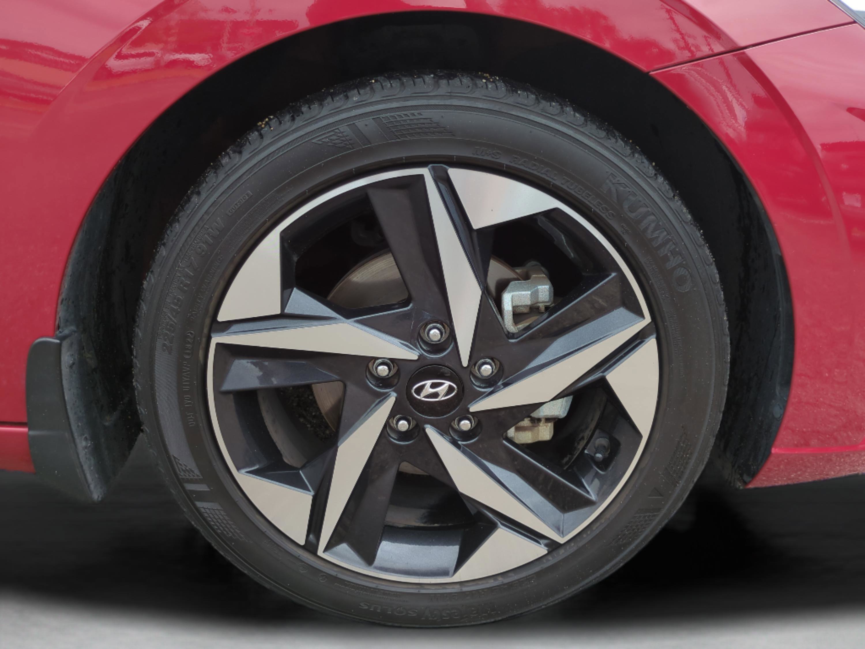 Certified 2023 Hyundai Elantra Limited FWD image 26