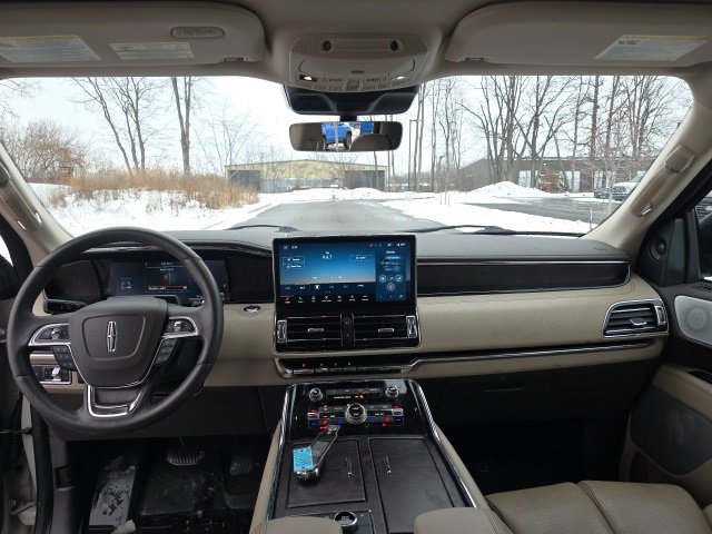 Used 2022 Lincoln Navigator Reserve image 10