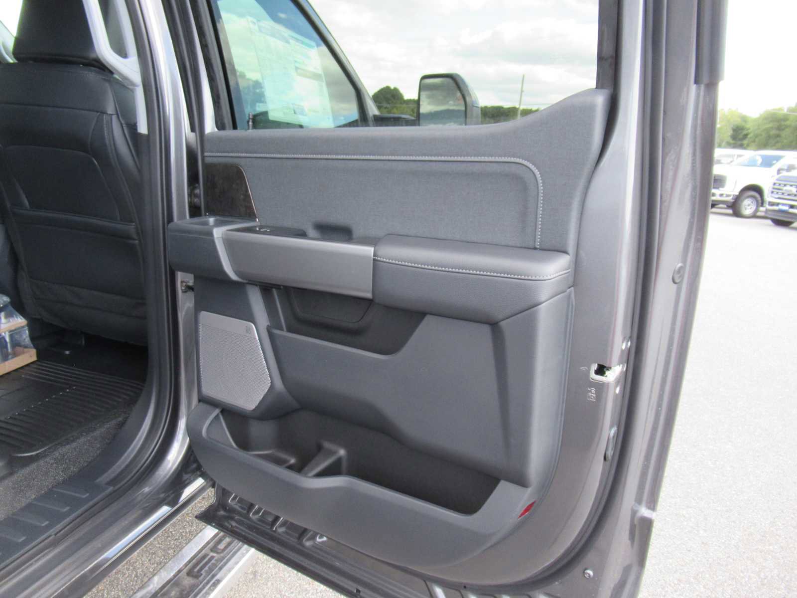 New 2026 Ford F350 Lariat image 14