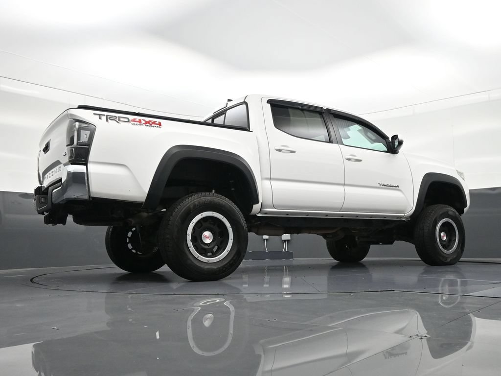 Used 2020 Toyota Tacoma TRD Off-Road AWD/4WD image 28