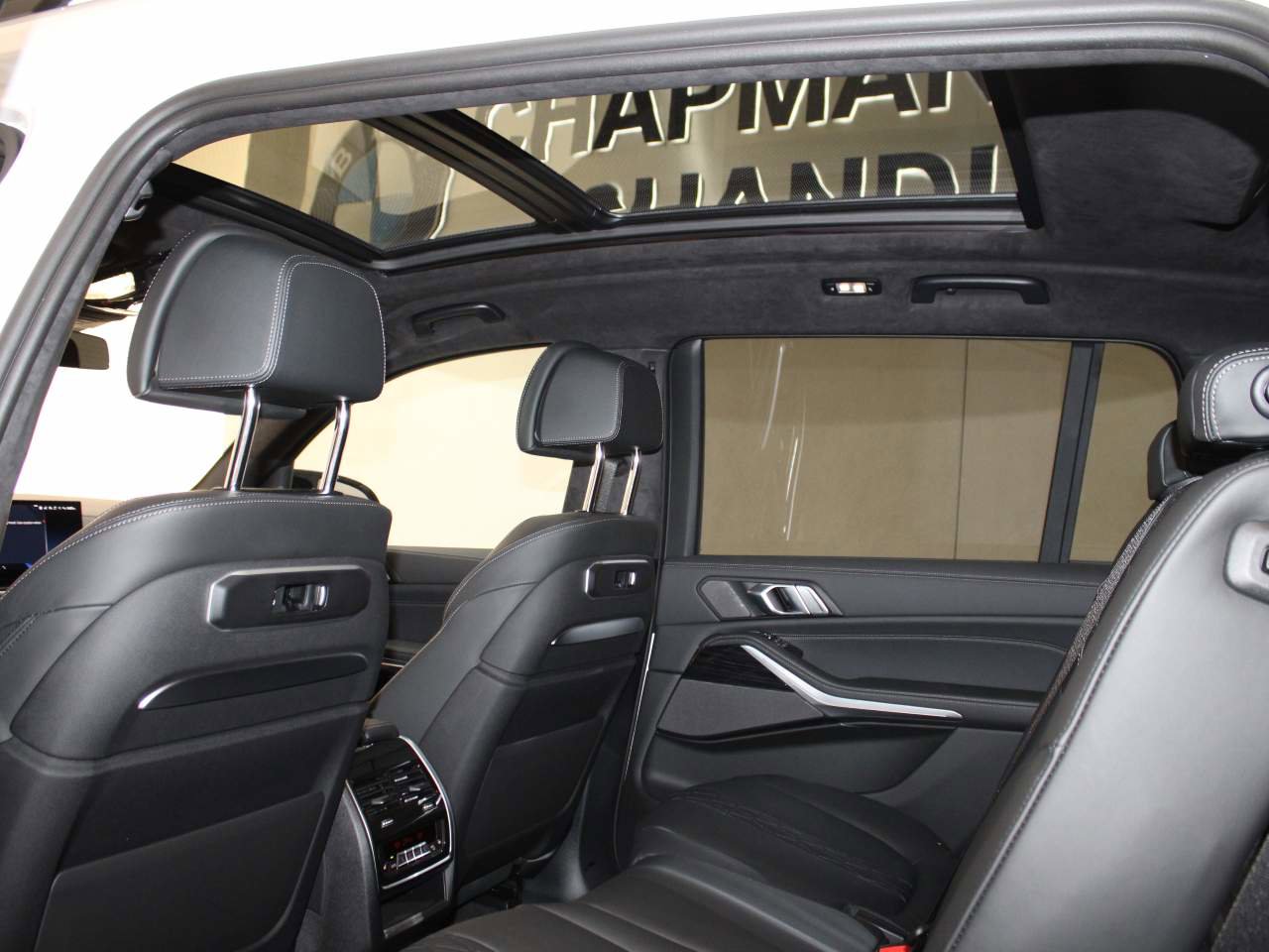 New 2026 BMW X7 M60i image 16