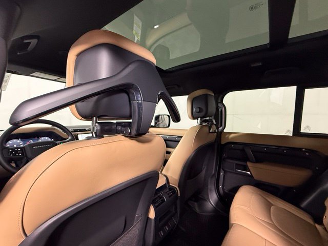 New 2026 Land Rover Defender 110 X-Dynamic SE AWD/4WD image 25