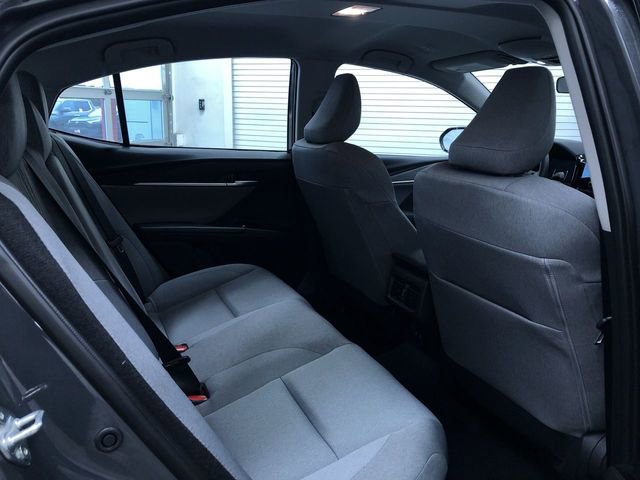 Used 2025 Toyota Camry SE image 21