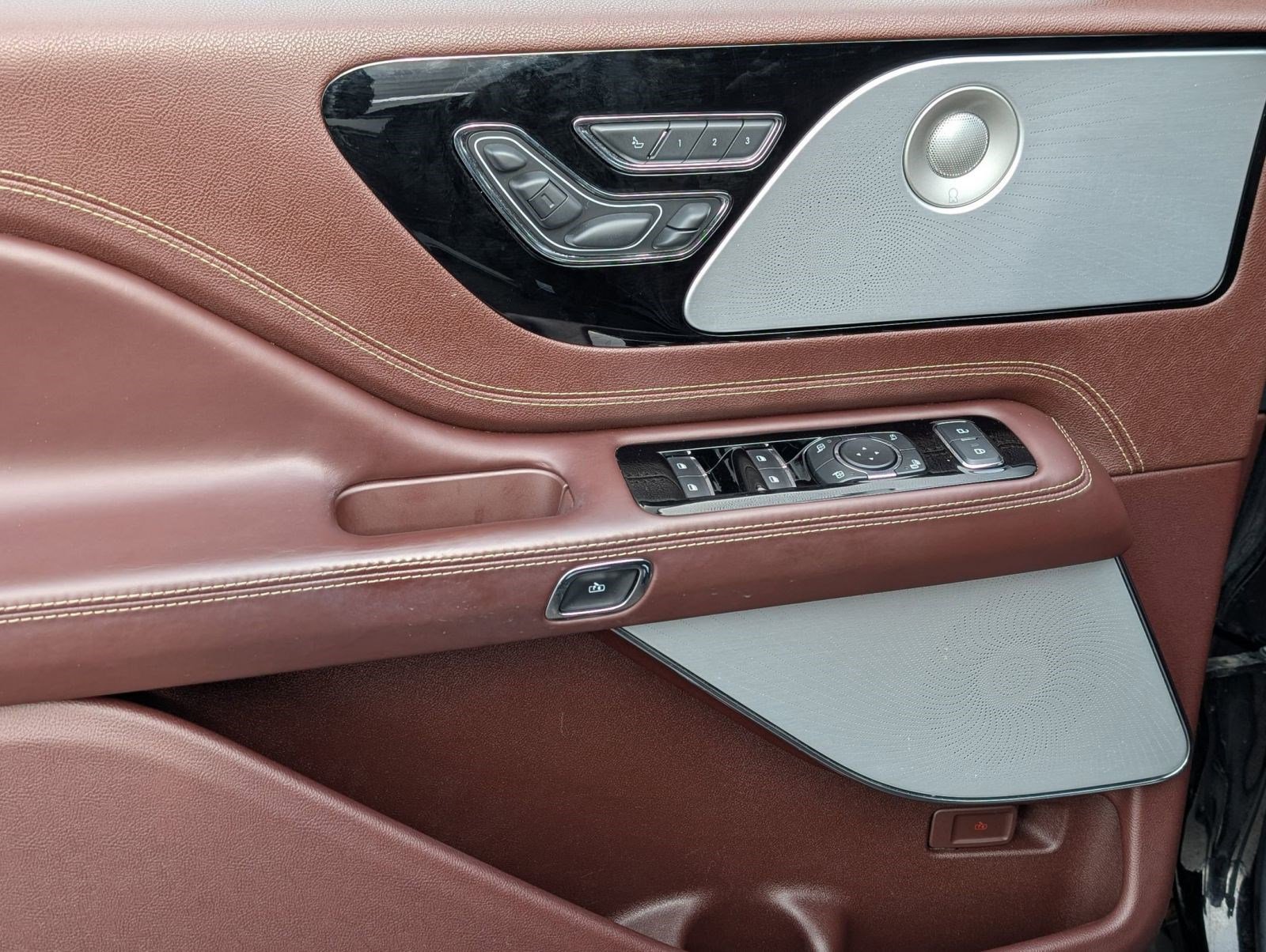 Used 2022 Lincoln Aviator Black Label w/ Dynamic Handling Package image 14