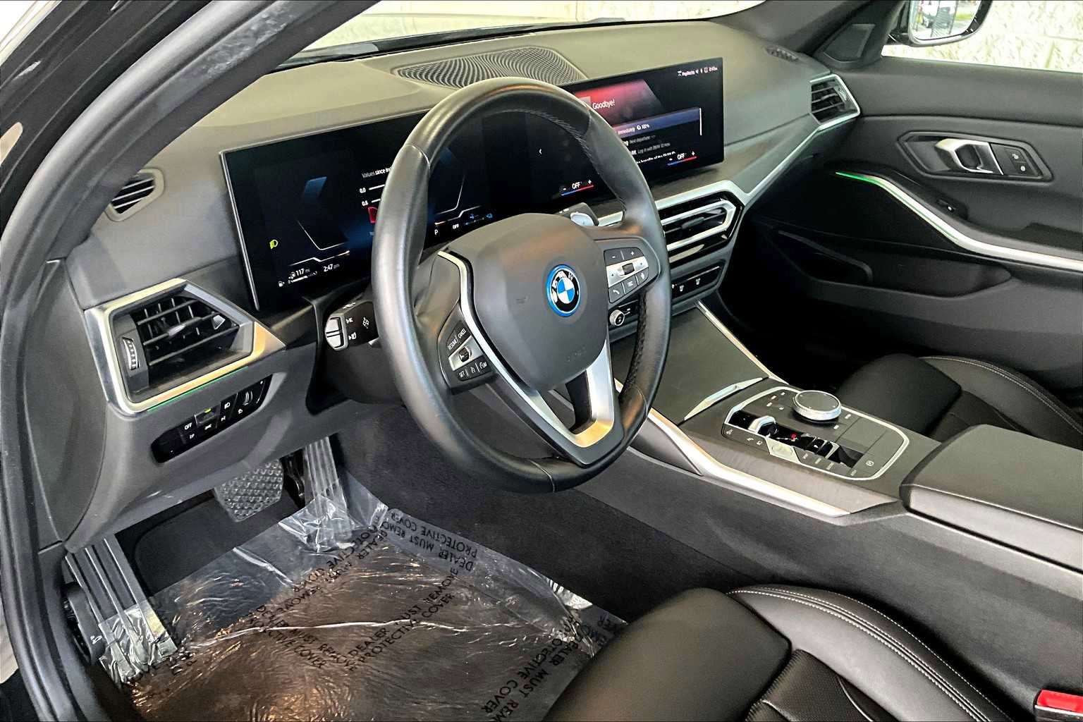 Used 2024 BMW 330e 330e w/ Convenience Package image 17