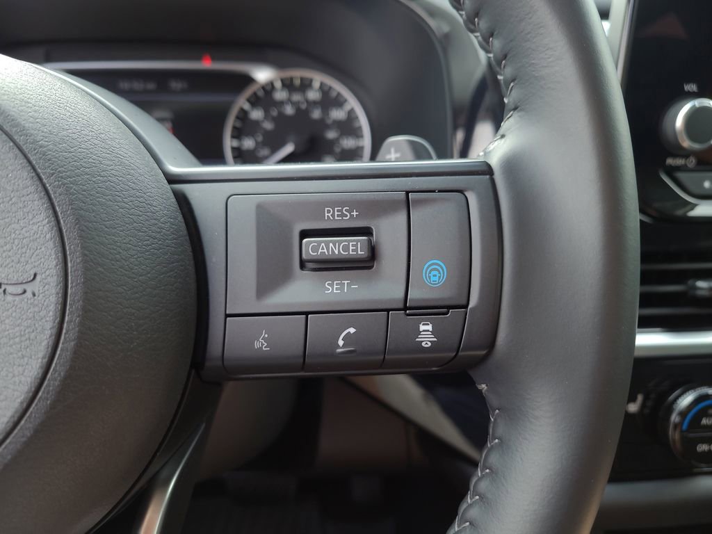 Certified 2024 Nissan Pathfinder SV image 28