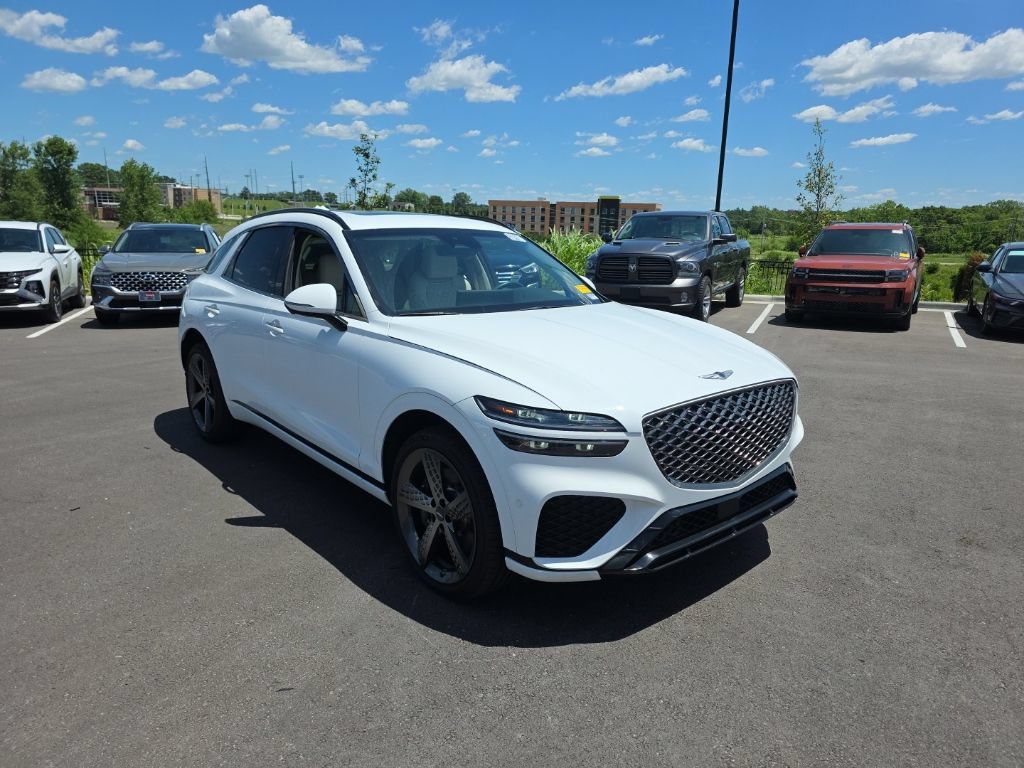 Used 2025 Genesis GV70 3.5T Sport w/ Sport Advanced Package AWD/4WD image 3
