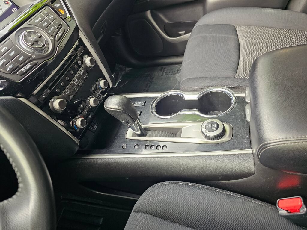 Used 2018 Nissan Pathfinder SV image 31