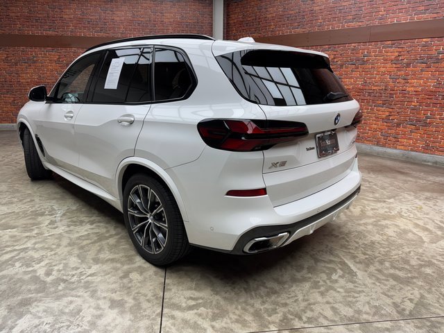 Certified 2024 BMW X5 xDrive40i w/ M Sport Package image 3