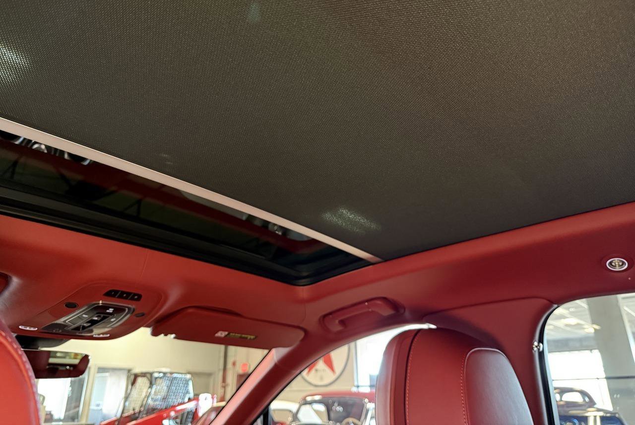 Used 2018 Bentley Bentayga image 93