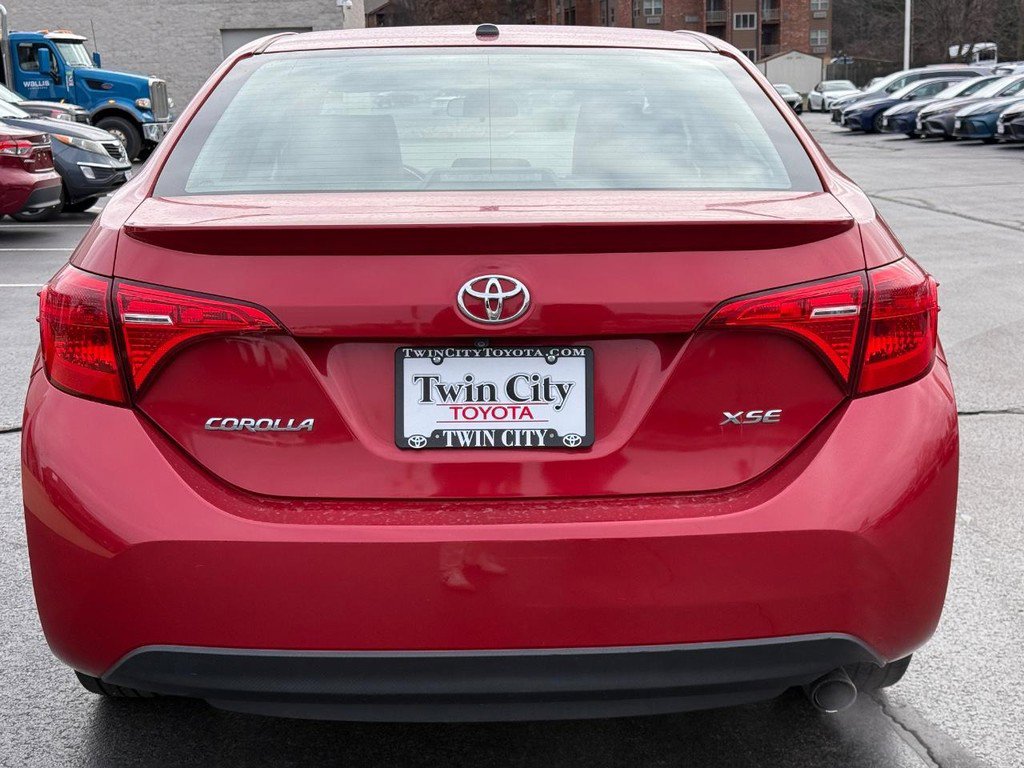 Used 2018 Toyota Corolla XSE image 5