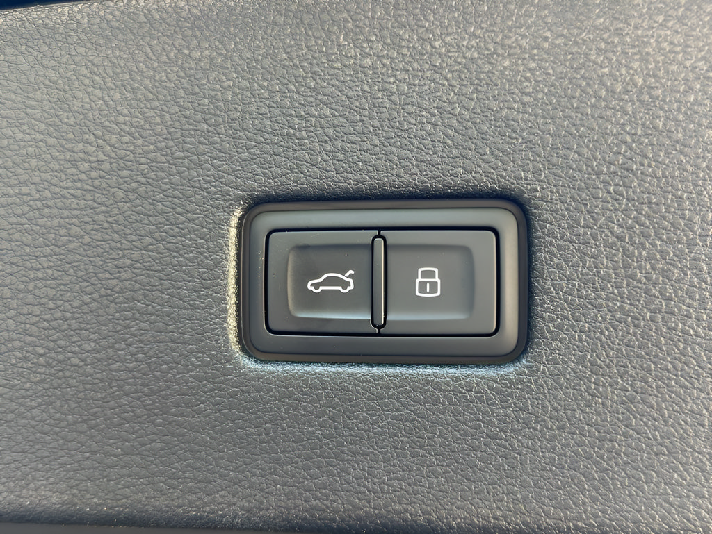 Used 2026 Audi SQ8 Prestige w/ Prestige Package AWD/4WD image 65