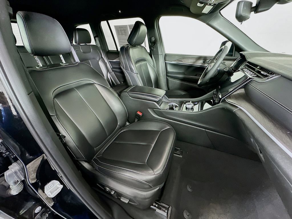 Certified 2024 Jeep Grand Cherokee Limited image 39