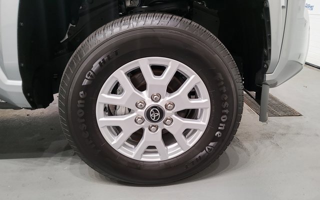 Used 2025 Toyota Tacoma SR5 image 37