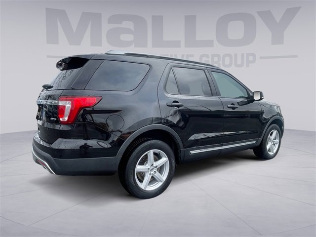 Used 2017 Ford Explorer XLT image 5