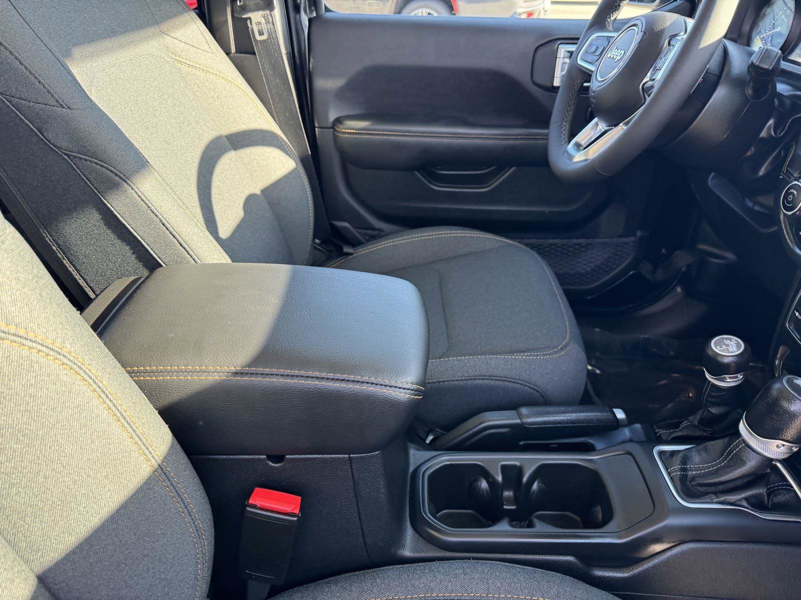 Certified 2025 Jeep Wrangler Sahara w/ Safety Group AWD/4WD image 8