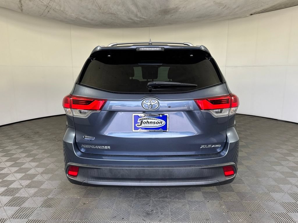 Used 2019 Toyota Highlander XLE AWD/4WD image 9