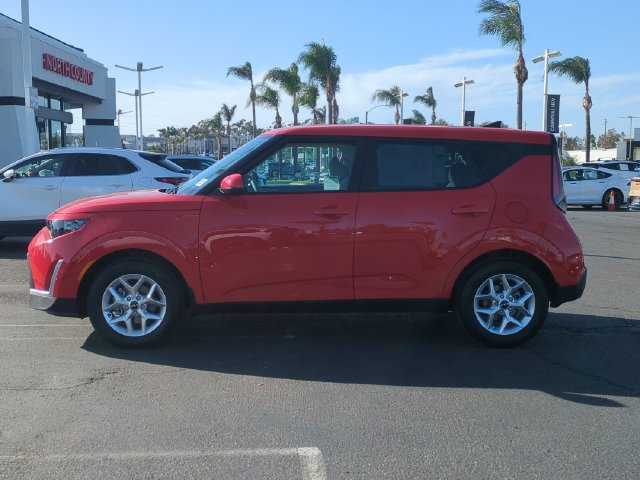 Certified 2025 Kia Soul LX w/ LX Technology Package FWD image 6