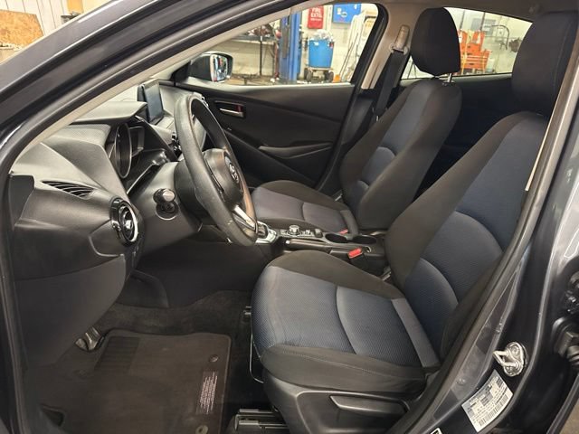 Used 2019 Toyota Yaris LE FWD image 11