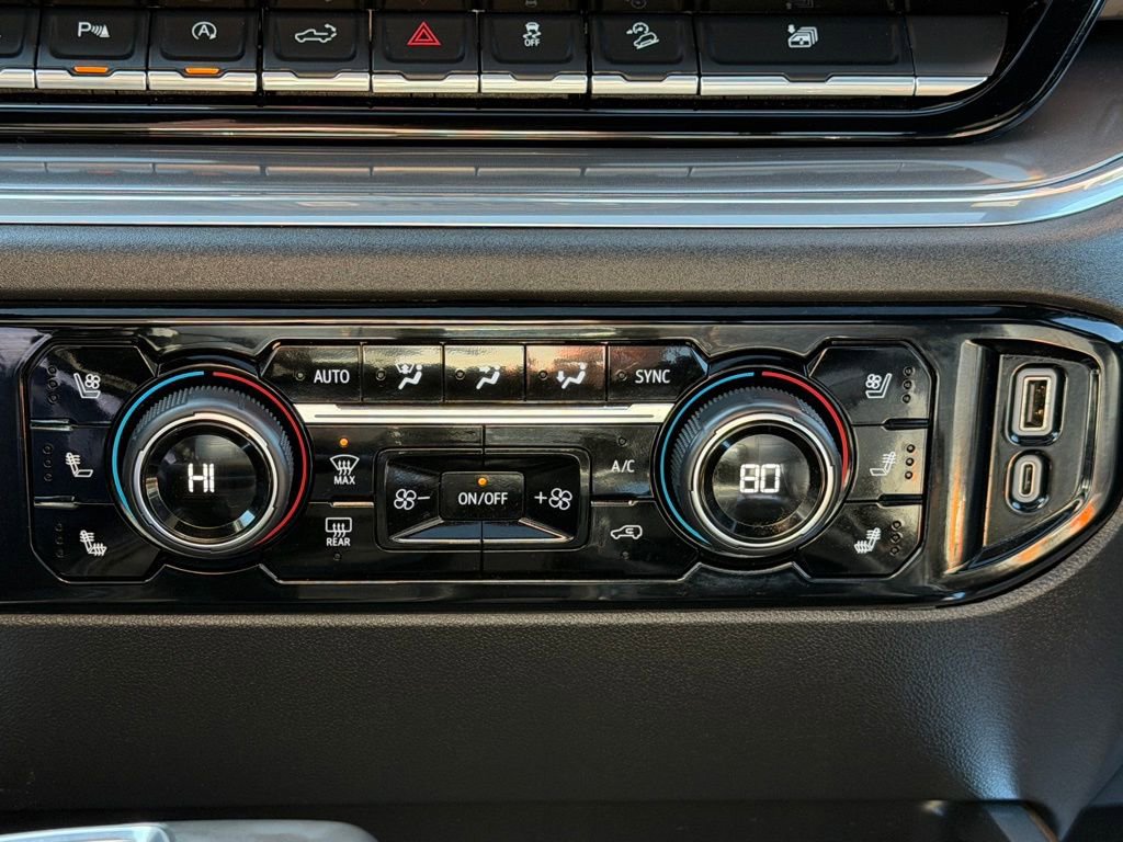 Used 2023 Chevrolet Silverado 1500 High Country w/ Technology Package image 17