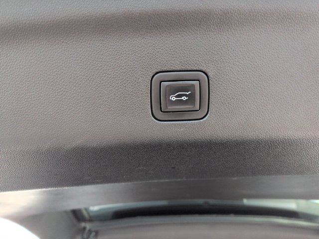 Used 2023 GMC Yukon SLT AWD/4WD image 24