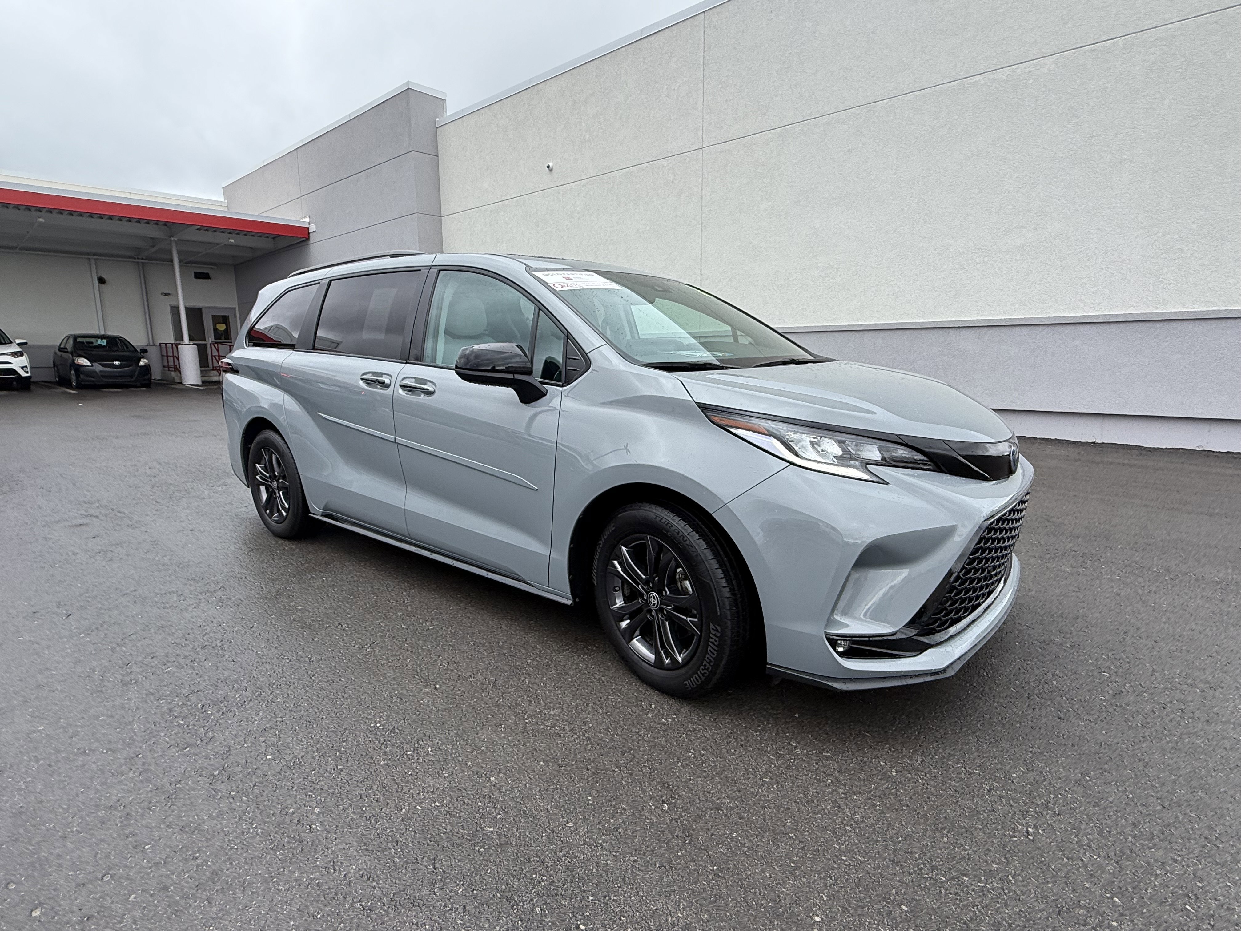 Certified 2025 Toyota Sienna XSE w/ XSE Plus Package AWD/4WD image 2