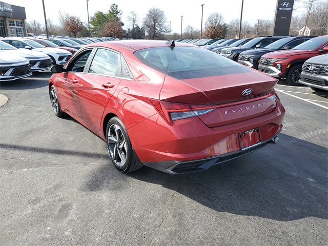 Used 2023 Hyundai Elantra Limited image 5